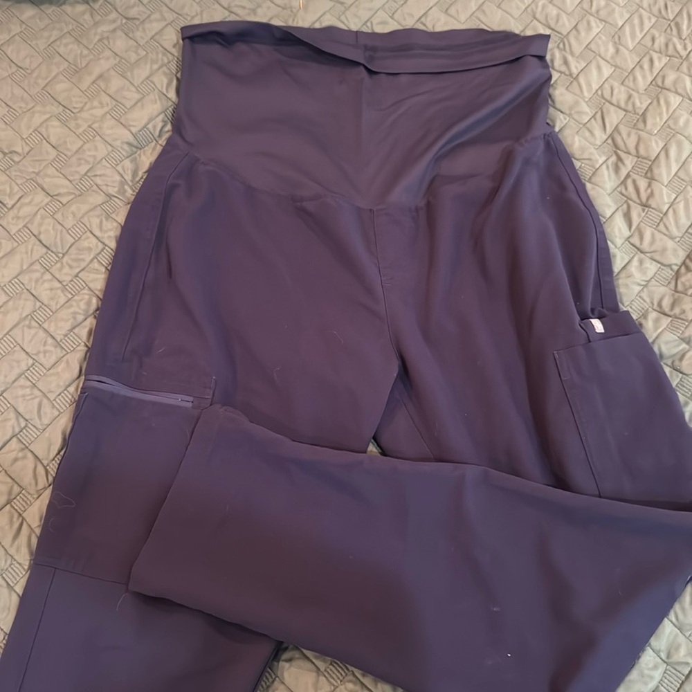 Figs maternity scrubs - size Large.